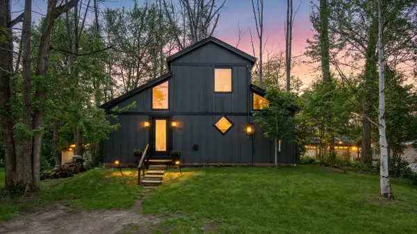 741 Cedarvale DR, Innisfil, ON L9S 4L2