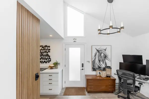 741 Cedarvale DR, Innisfil, ON L9S 4L2