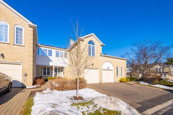 25 Heathcliffe SQ, Brampton, ON L6S 5R6