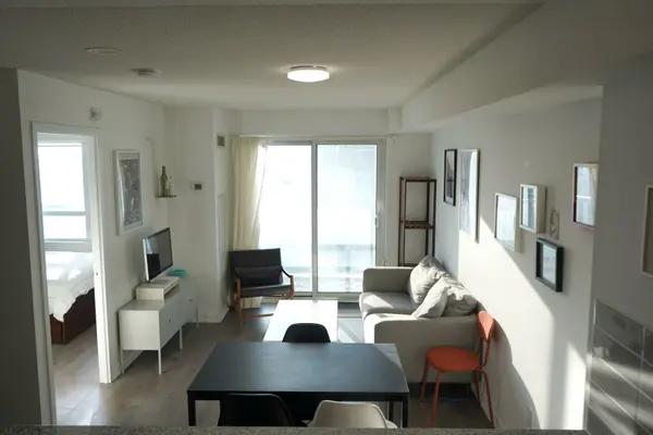 1410 Dupont ST #2208, Toronto W02, ON M6H 2B1