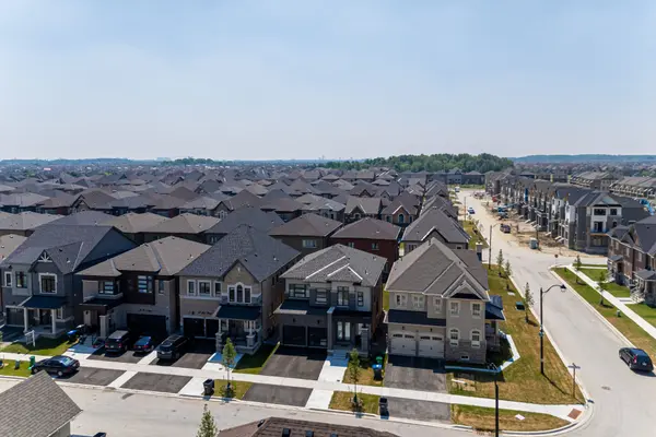 40 Icon ST, Brampton, ON L6R 4E5