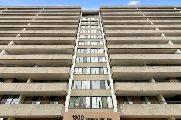 1300 Mississauga Valley BLVD #202, Mississauga, ON L5A 3S9