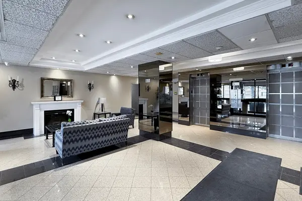 1300 Mississauga Valley BLVD #202, Mississauga, ON L5A 3S9