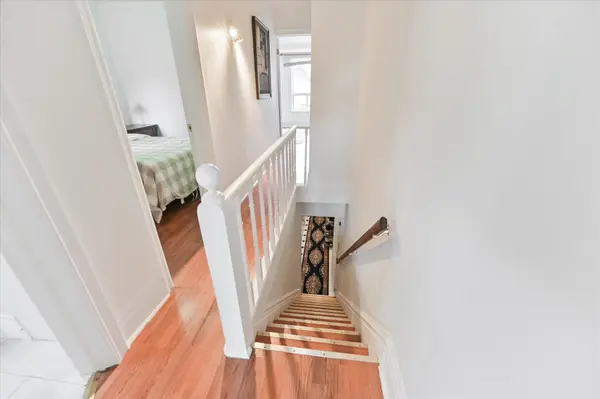 13 Silver AVE #Upper, Toronto W01, ON M6R 1X9