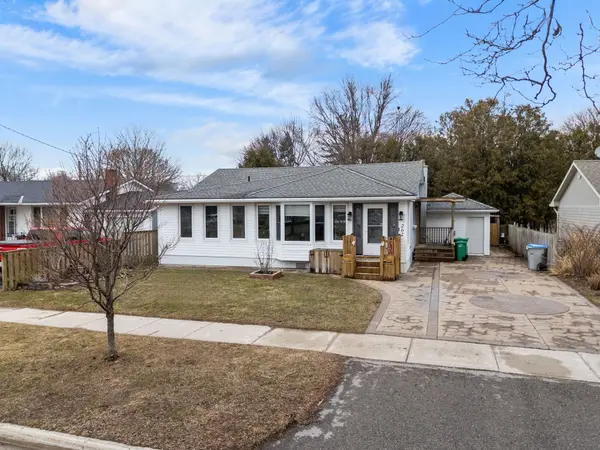 202 Bennett ST W, Goderich, ON N7A 1X8