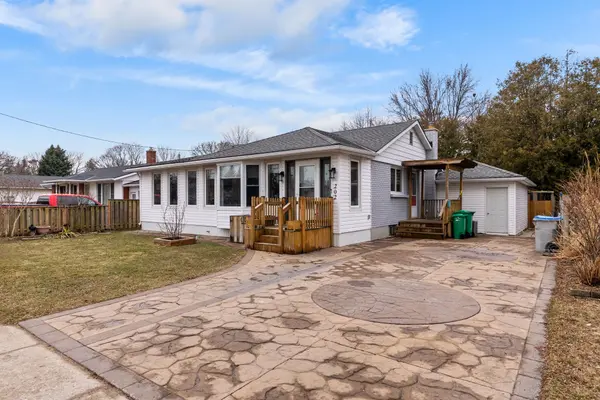 202 Bennett ST W, Goderich, ON N7A 1X8