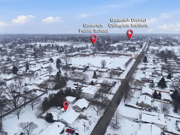 202 Bennett ST W, Goderich, ON N7A 1X8