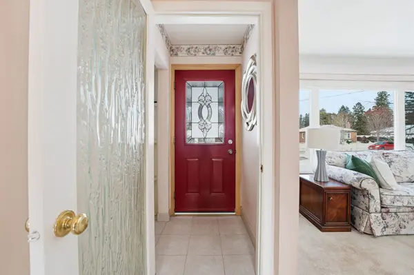 42 Gilbert AVE, Hamilton, ON L9G 1R4