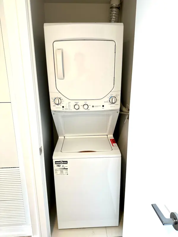 1 Jarvis ST #328, Hamilton, ON L8R 3J2