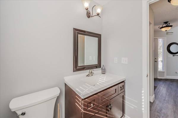 11 Acorn WAY W, Cambridge, ON N1R 8M3