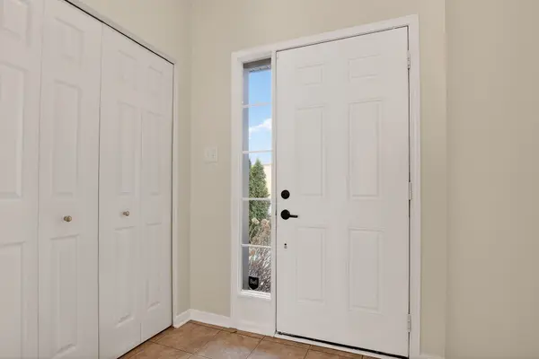 1008 Klondike RD N, Kanata, ON K2K 0C3