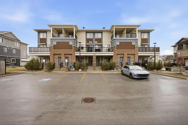 106 Lapland Private, Kanata, ON K2S 1B6