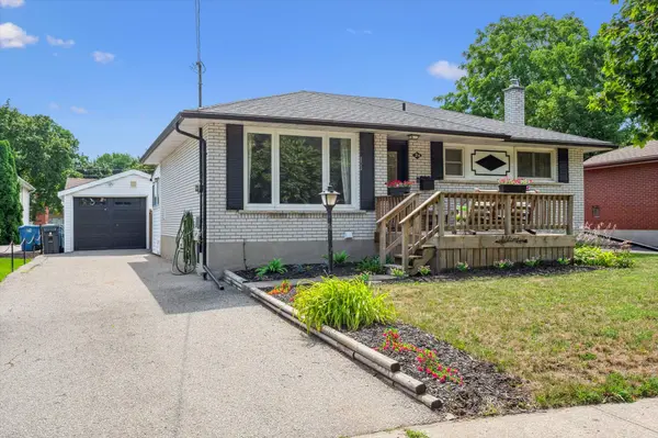 24 Julia DR, Guelph, ON N1H 5W1