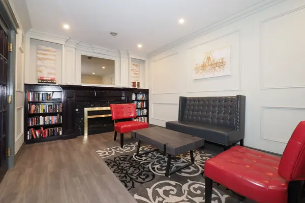 255 Keats WAY #701, Waterloo, ON N2L 6N6