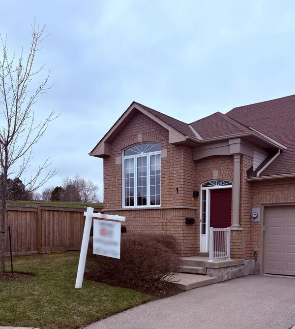 10 Davidson BLVD #1, Hamilton, ON L9H 7N9