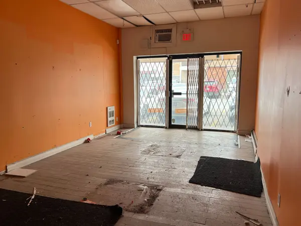 195 Simcoe ST #1B, Peterborough, ON K9H 2H6