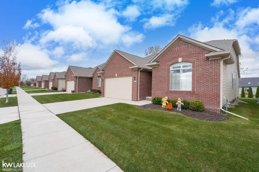 30009 Quincy ST, Chesterfield Twp, MI 48051