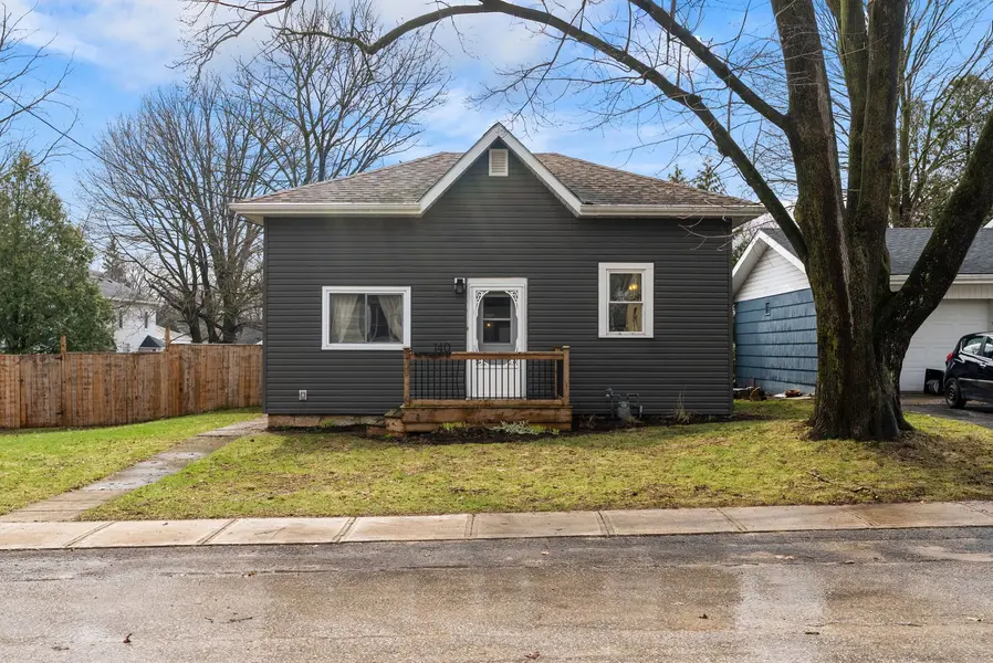 140 Rattenbury ST W, Central Huron, ON N0M 1L0