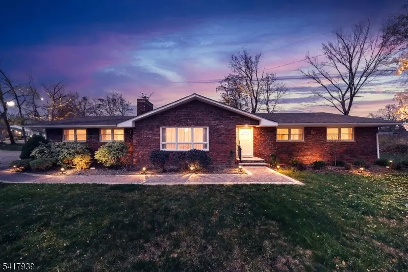 304 River Rd, East Hanover Twp., NJ 07936