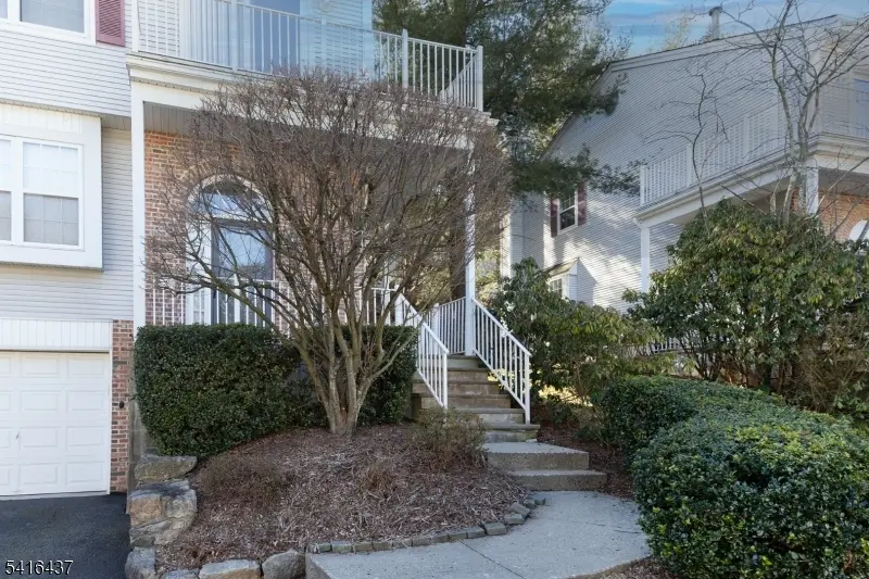 23 Primrose Ln, Mount Arlington Boro, NJ 07856