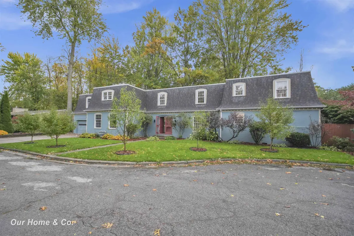 2502 Lee DR, Bay City, MI 48708