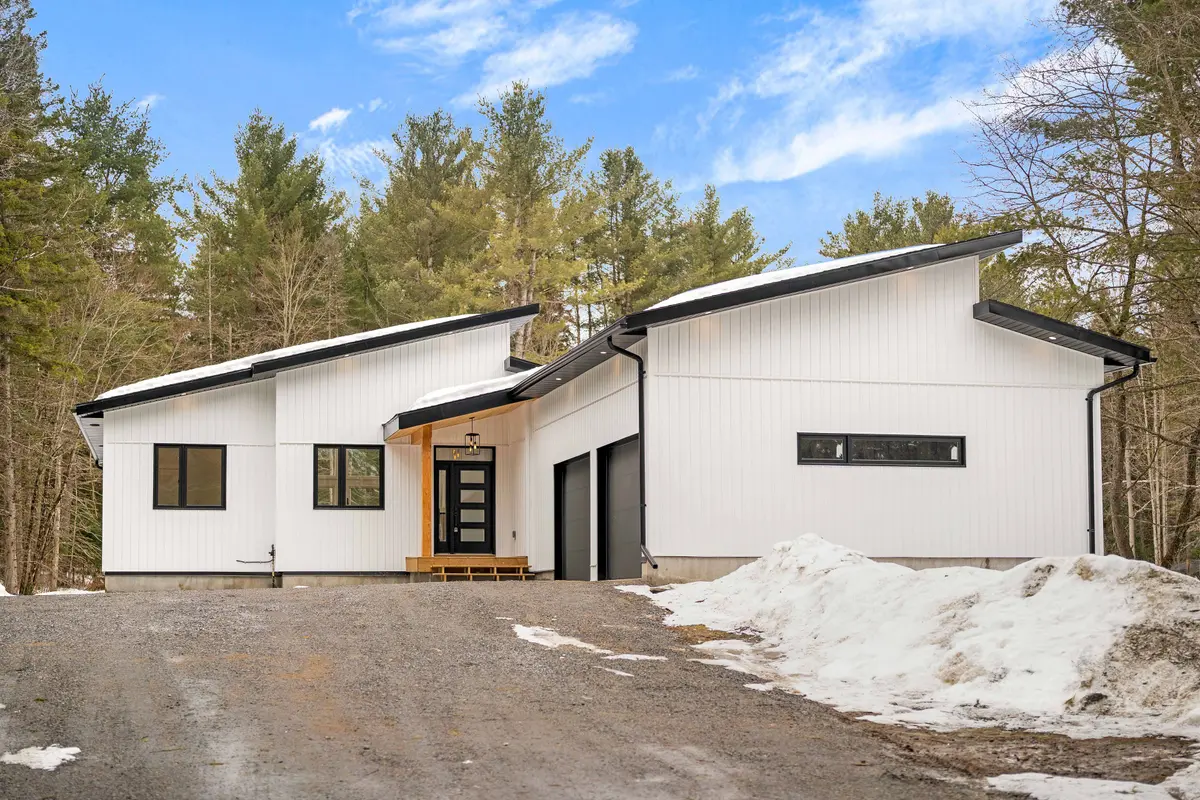 546 Balsam Chutes RD, Huntsville, ON P0B 1L0