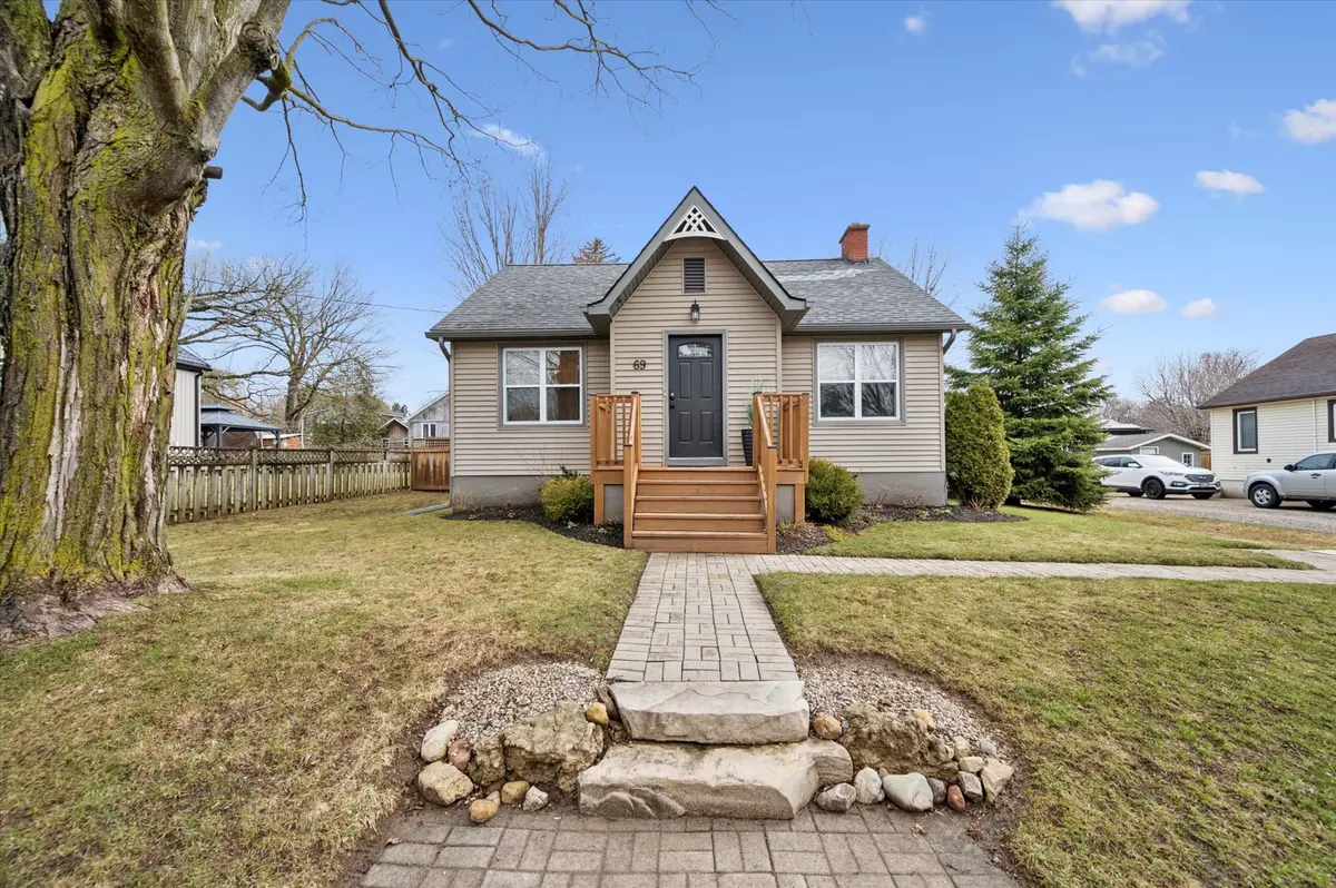 69 Irvine ST, Centre Wellington, ON N0B 1S0