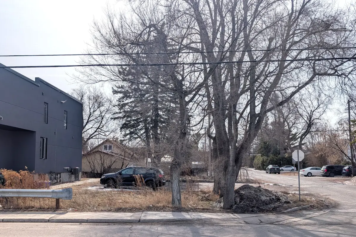 2 Pender ST, Meadowlands - Crestview And Area, ON K2G 1J5