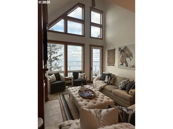 3912 SUNSET BLVD #A202, Seaside, OR 97138