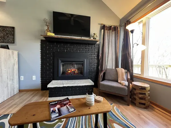 102 Walnut Hill Drive, Galena, IL 61036