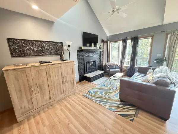 102 Walnut Hill Drive, Galena, IL 61036