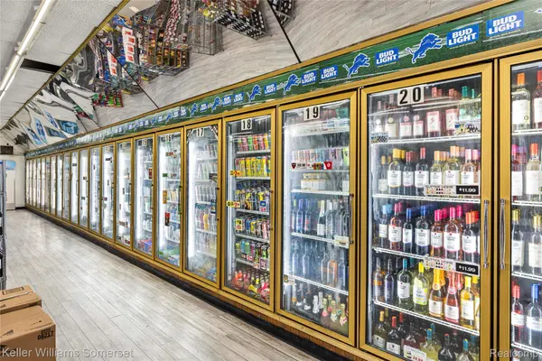 10644 Morang DR, Detroit, MI 48224