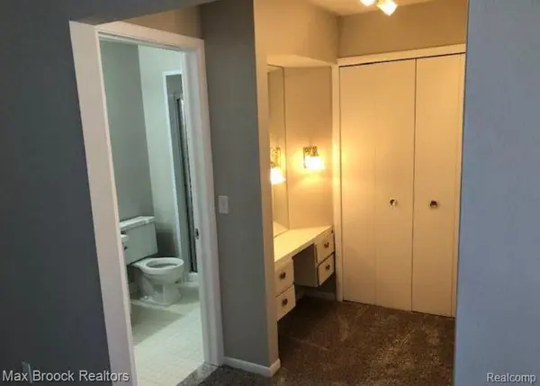 16255 W 9 MILE RD #101, Southfield, MI 48075