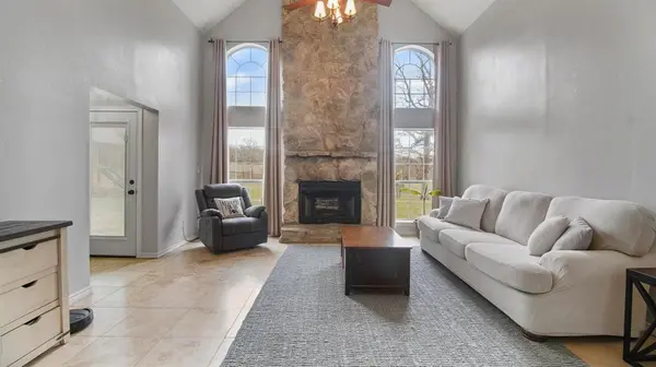 13588 N US Highway 75, Buffalo, TX 75831