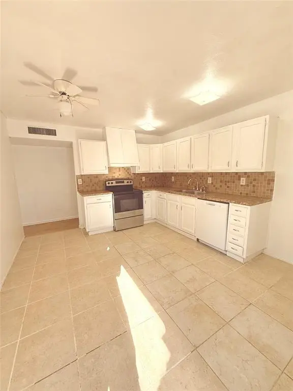 5540 N Colony Boulevard, The Colony, TX 75056