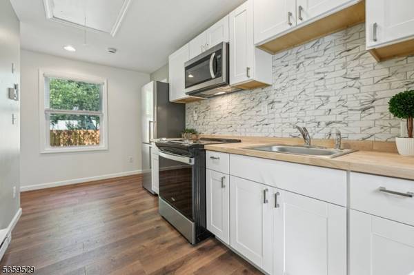 57 Riverlawn Dr, Wayne Twp., NJ 07470