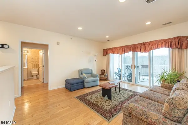 10323 Warrens Way, Wanaque Boro, NJ 07465