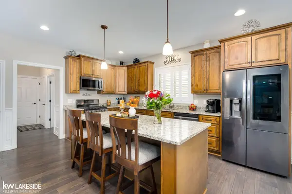 30009 Quincy ST, Chesterfield Twp, MI 48051