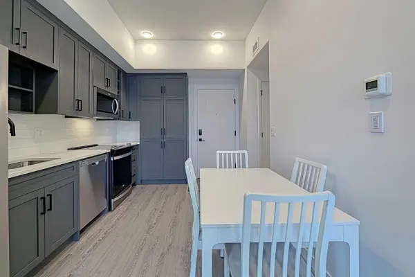 3932 University AVE NW #630, Calgary, AB T3B 6P6