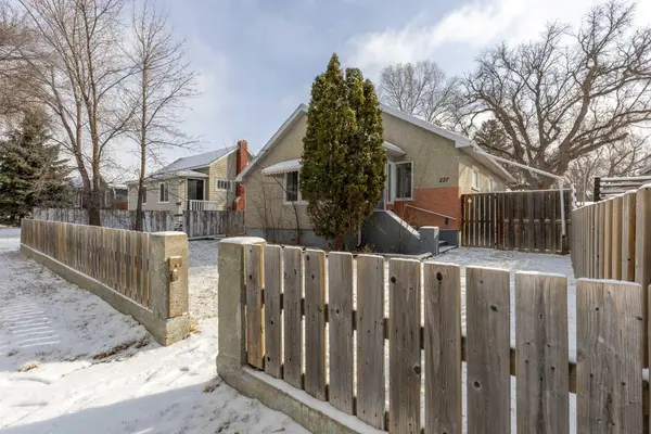 227 19 ST N, Lethbridge, AB T1H 3J9