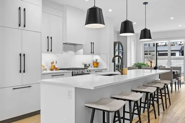 80 Timberline WAY SW, Calgary, AB T3H 6C8