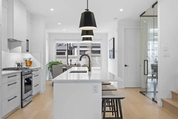 80 Timberline WAY SW, Calgary, AB T3H 6C8