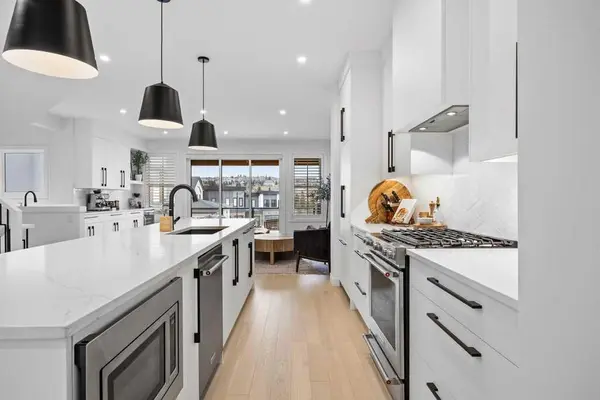 80 Timberline WAY SW, Calgary, AB T3H 6C8