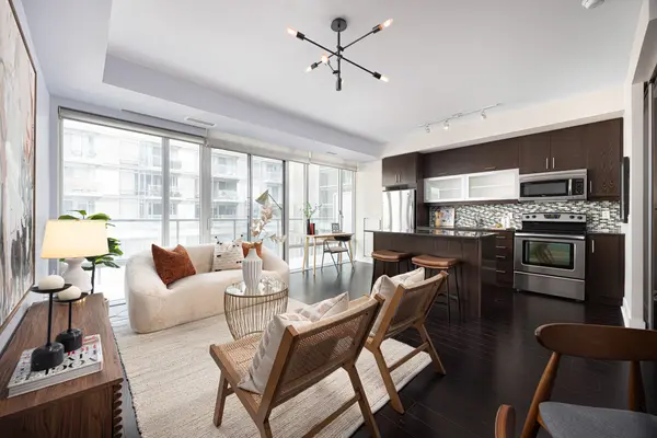 90 Stadium RD #330, Toronto C01, ON M5V 3W5