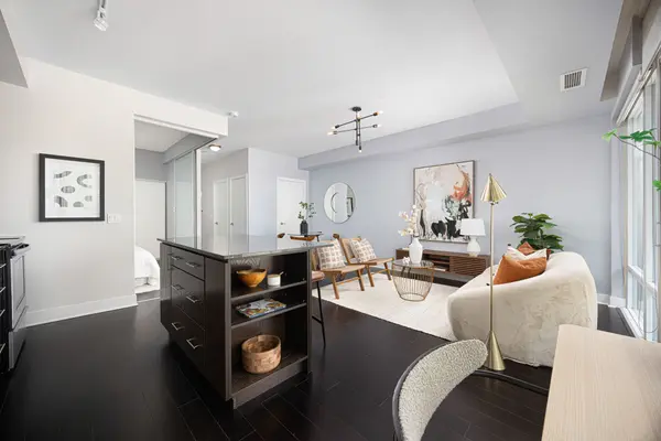 90 Stadium RD #330, Toronto C01, ON M5V 3W5