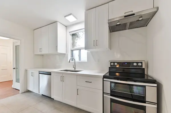 2 Wingate PL, Toronto C04, ON M5N 2R1