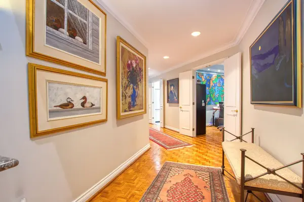 342 Spadina RD #201, Toronto C03, ON M5P 2V4