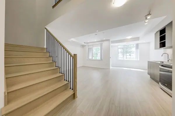 50 Dunfield AVE #TH116, Toronto C10, ON M4S 0E4