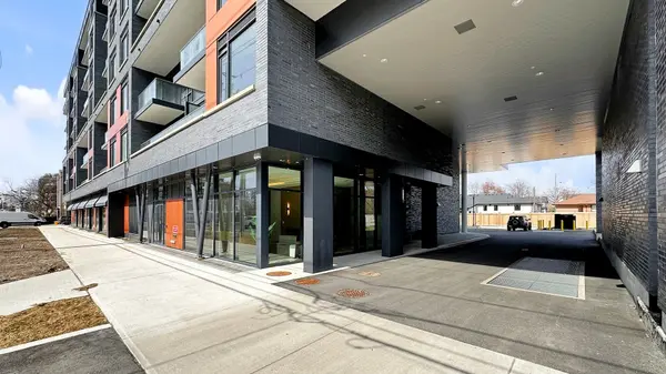 700 Sheppard AVE #902, Toronto C06, ON M3H 0G5