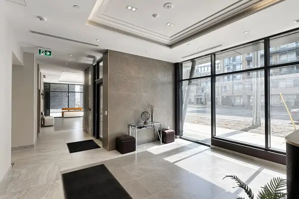 700 Sheppard AVE #902, Toronto C06, ON M3H 0G5